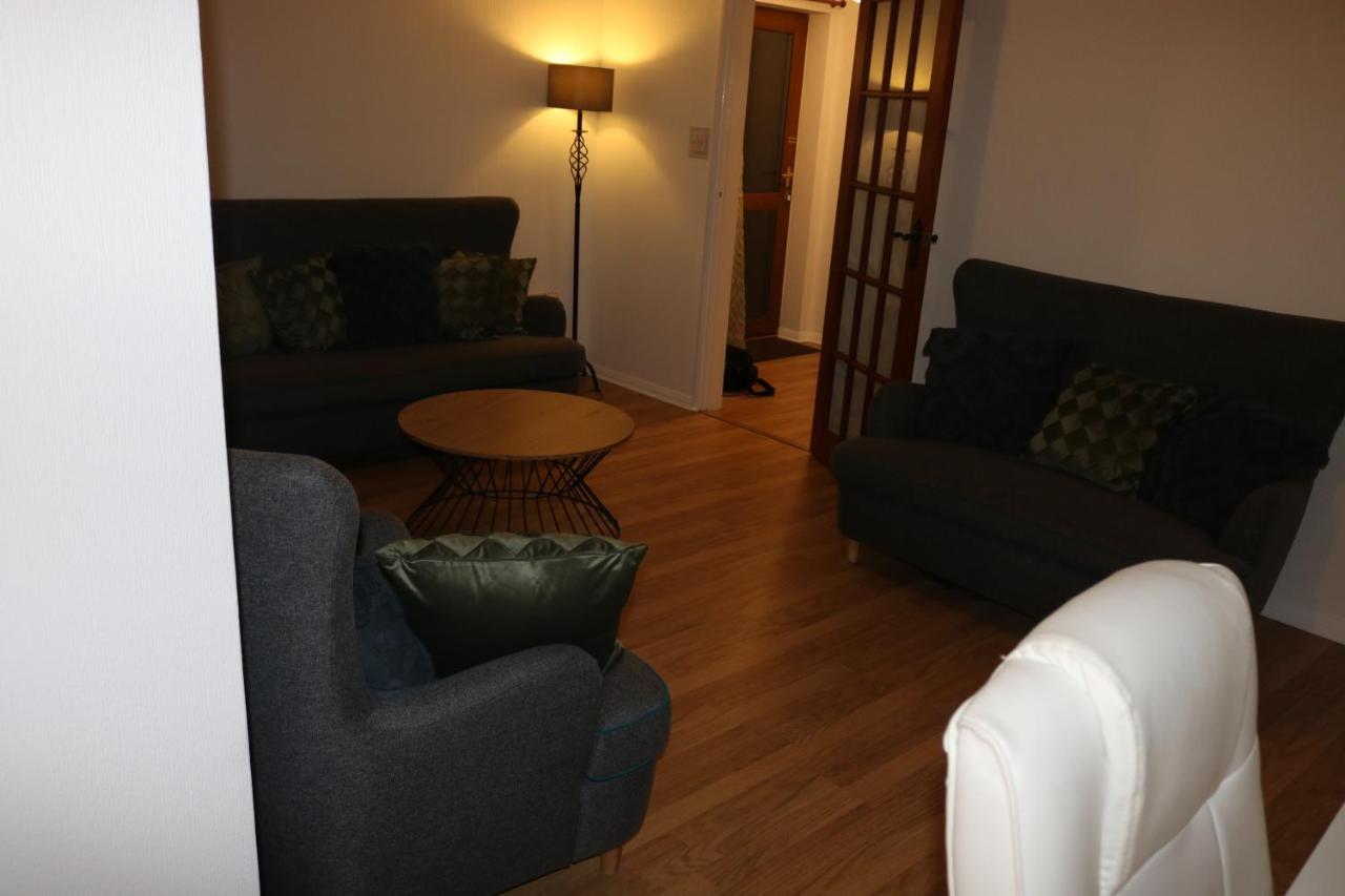 Entire -4 Bedrooms Detached House With Driveway Nottingham Exterior foto
